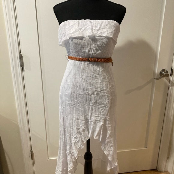 Rue21 Dresses & Skirts - White boho dress with belt